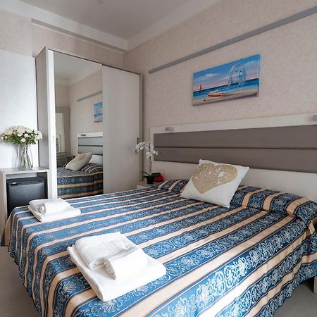 Hotel Record Riccione Esterno foto