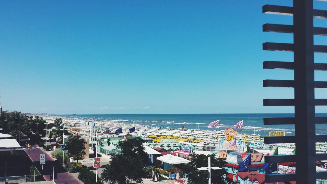 Hotel Record Riccione Esterno foto