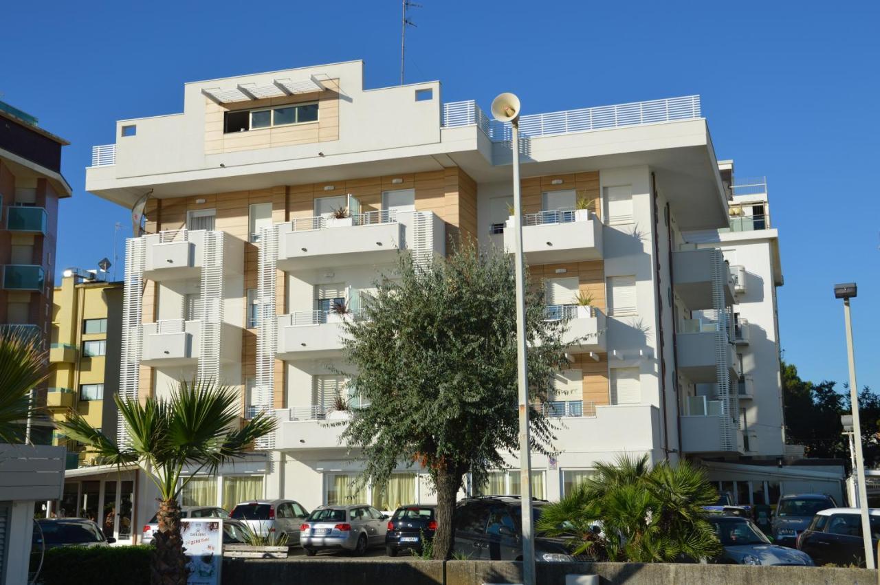 Hotel Record Riccione Esterno foto