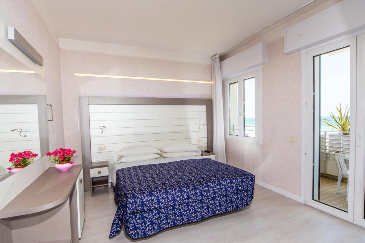 Hotel Record Riccione Esterno foto