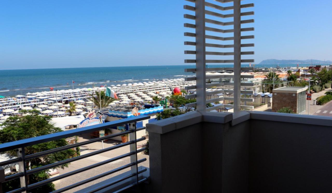 Hotel Record Riccione Esterno foto