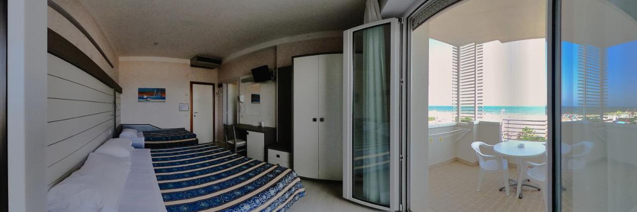 Hotel Record Riccione Esterno foto