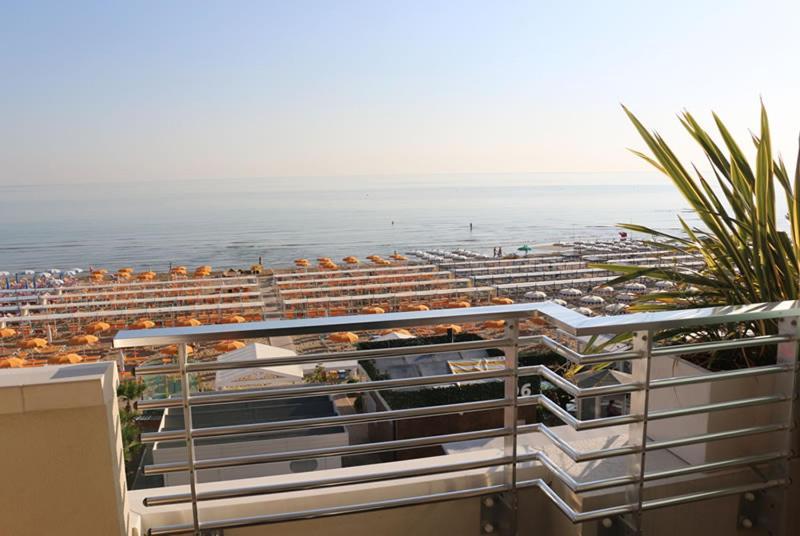 Hotel Record Riccione Esterno foto