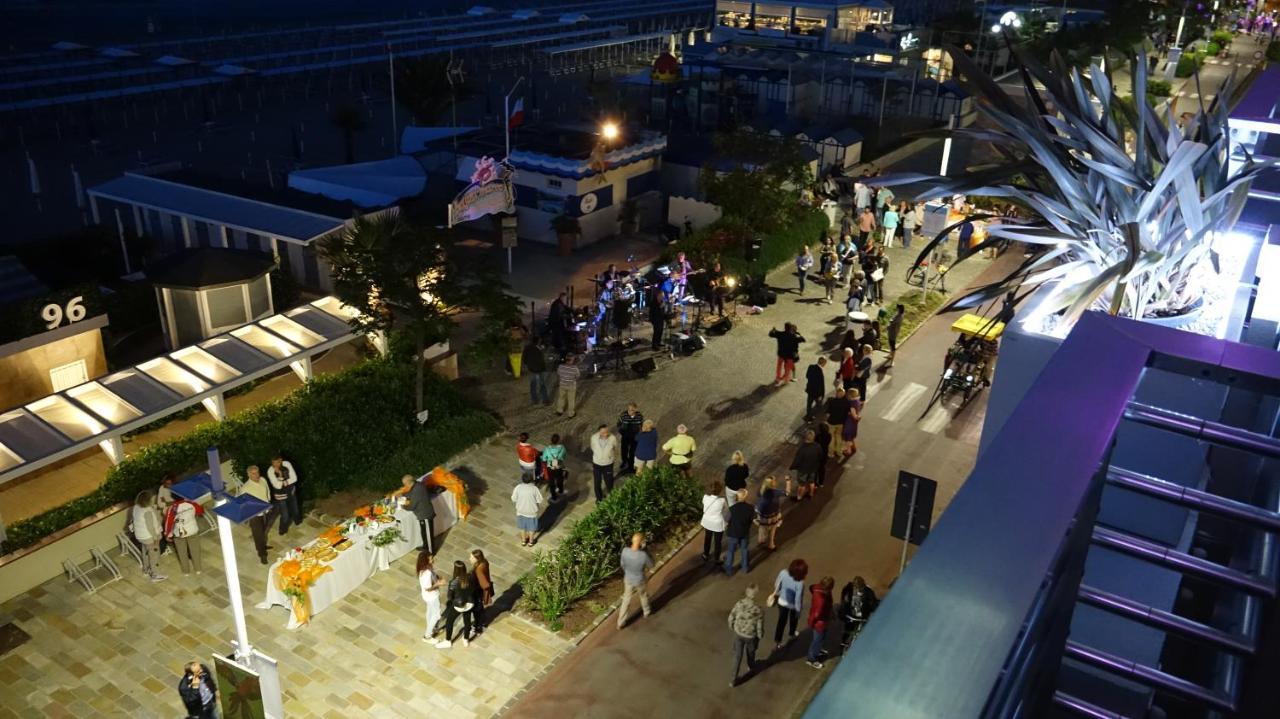 Hotel Record Riccione Esterno foto