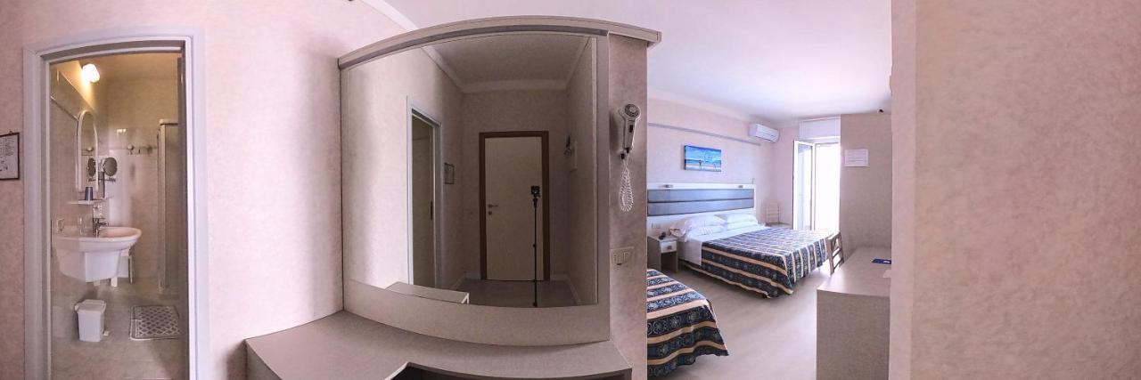 Hotel Record Riccione Esterno foto