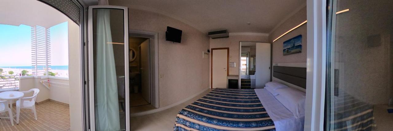 Hotel Record Riccione Esterno foto