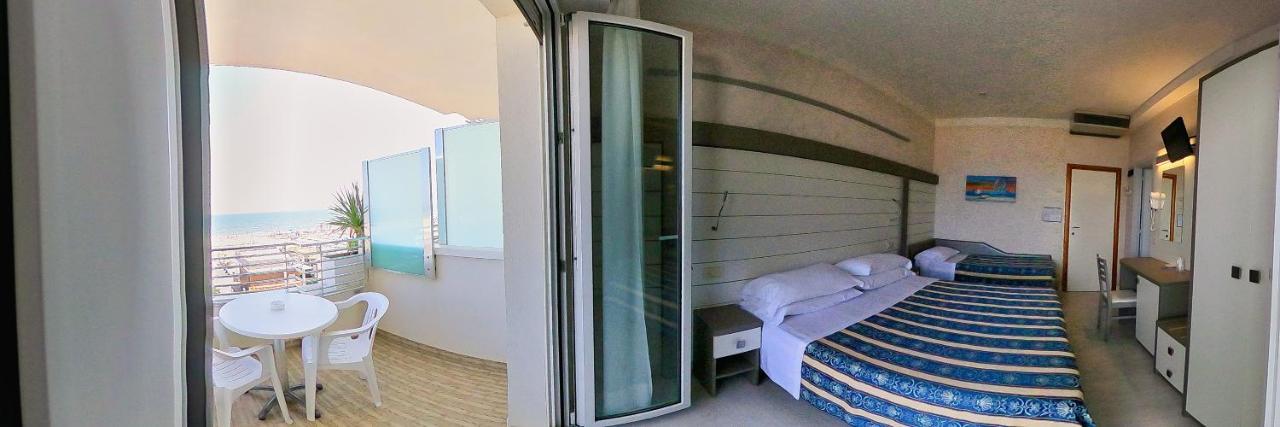 Hotel Record Riccione Esterno foto