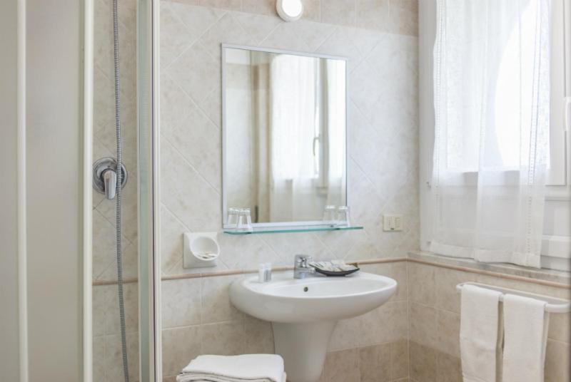 Hotel Record Riccione Esterno foto