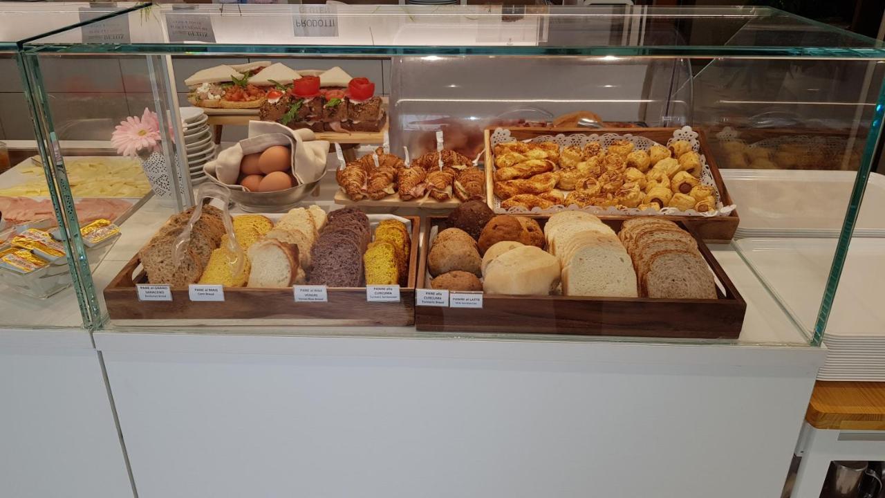 Hotel Record Riccione Esterno foto