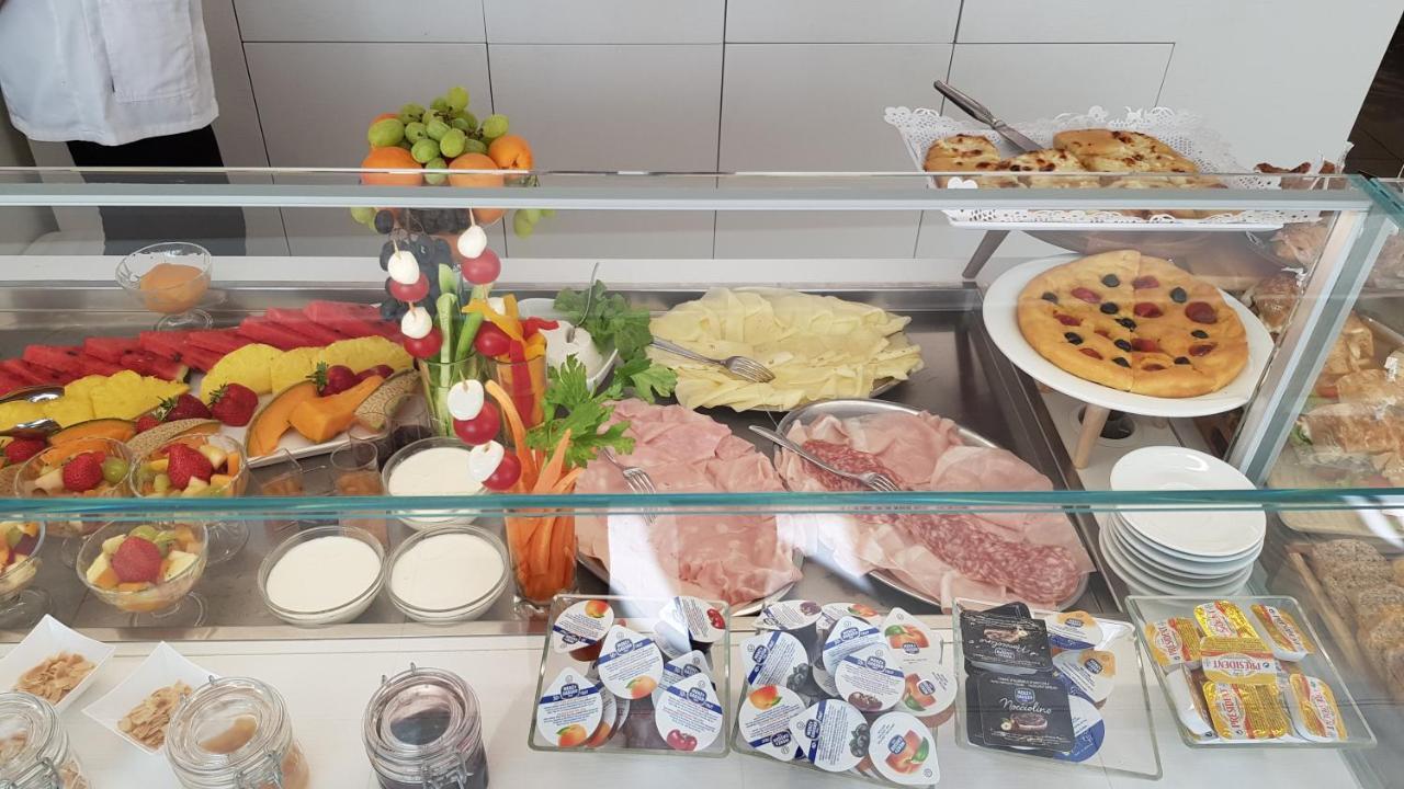 Hotel Record Riccione Esterno foto