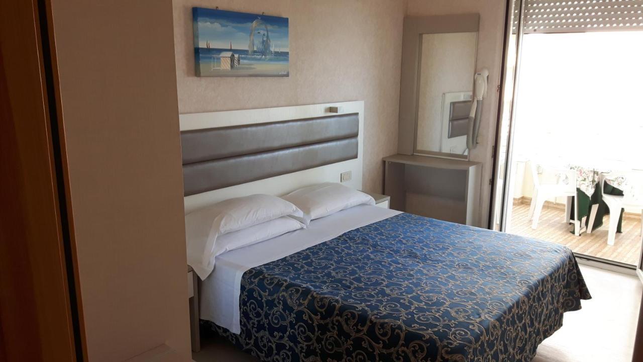 Hotel Record Riccione Esterno foto