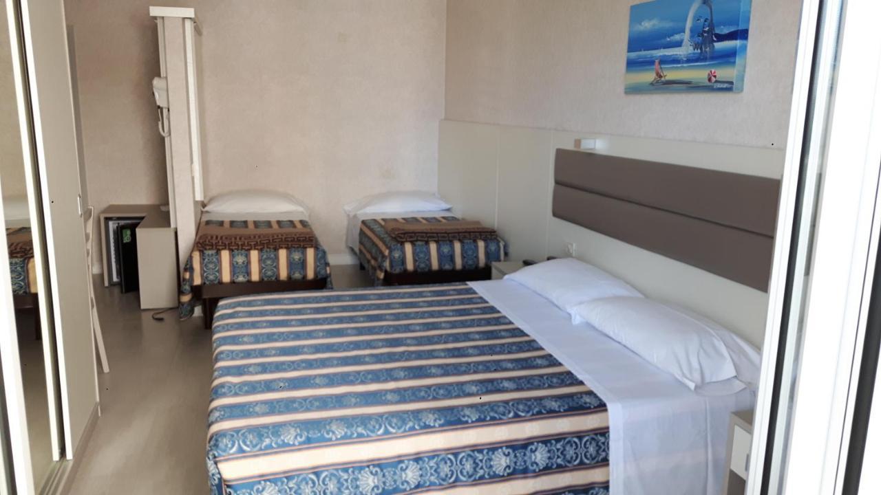 Hotel Record Riccione Esterno foto