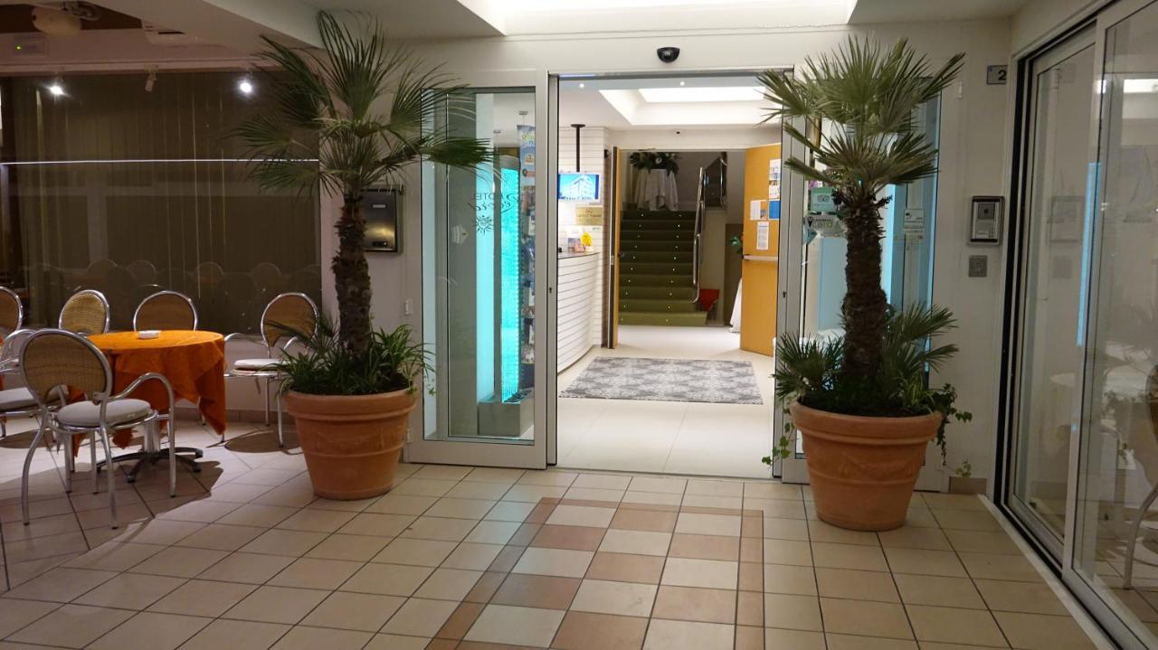 Hotel Record Riccione Esterno foto
