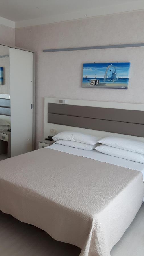 Hotel Record Riccione Esterno foto